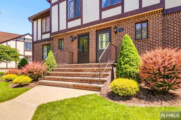 33 Holiday Ct, Westwood, NJ 07675