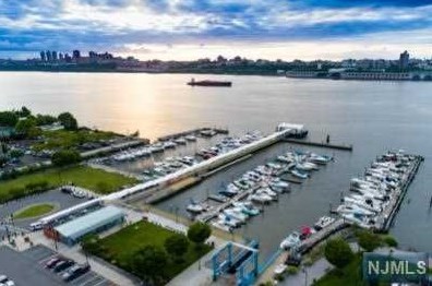 91 State Rt 5 #1, Edgewater, NJ 07020