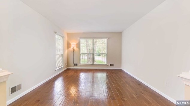 516 Green Mountain Rd, Mahwah, NJ 07430