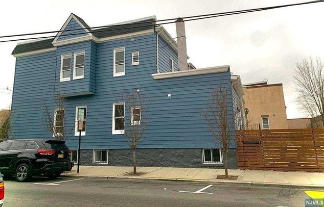1515 Kerrigan Ave, Union City, NJ 07087