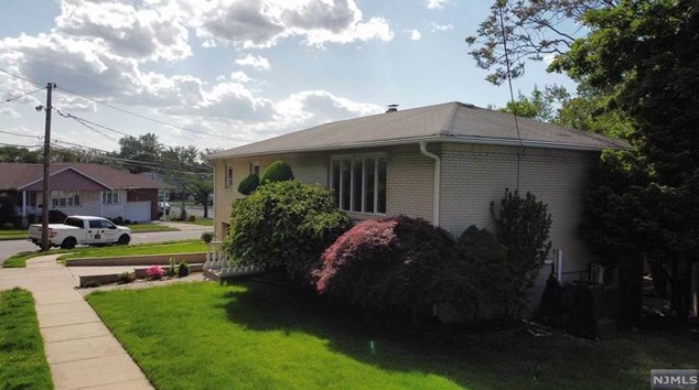 678 Chestnut Pl #b, Secaucus, NJ 07094