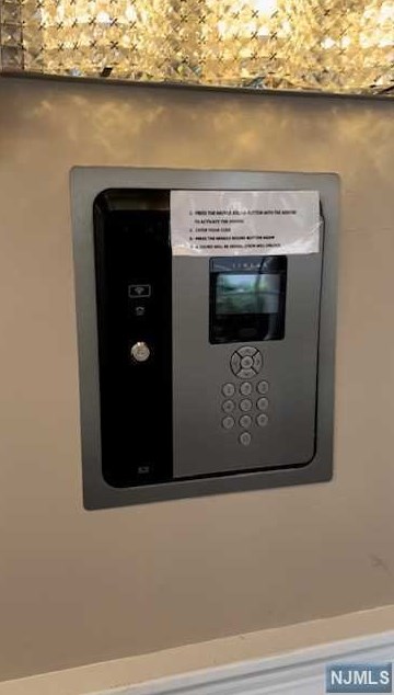 8308 Harcourt Rd, Clifton NJ  07013-2699 exterior