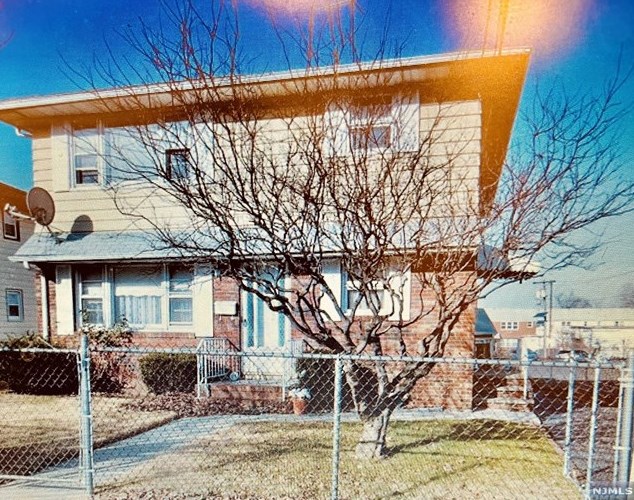 10 Short St, Lodi, NJ 07644