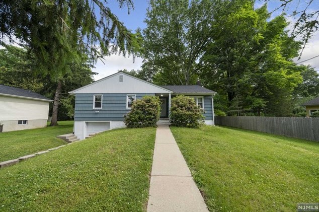 619 Cleveland Ave, Westwood, NJ 07675