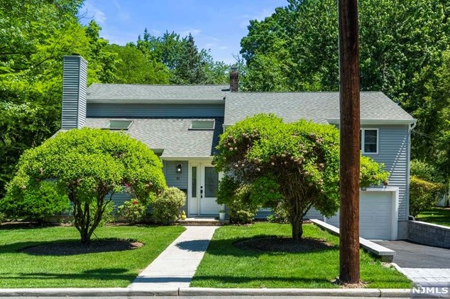 91 Holland Ave, Demarest, NJ 07627