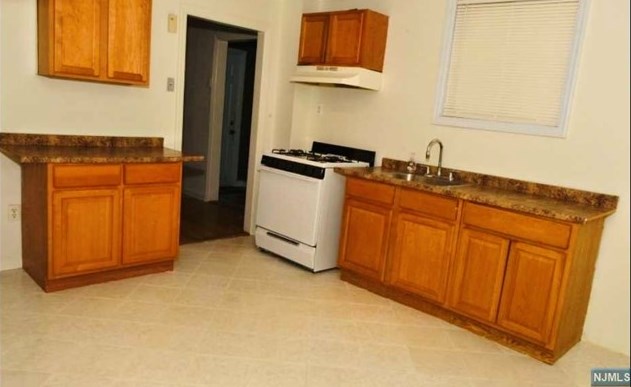 115 Tichenor St, Newark, NJ 07105