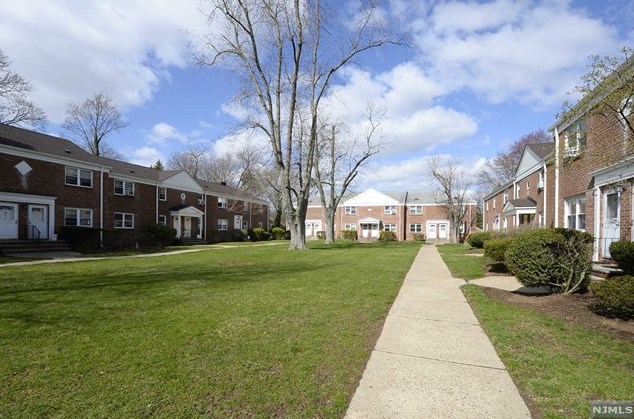 180 Central Ave #e, Englewood, NJ 07631