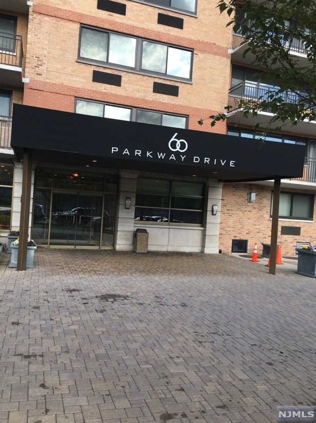 60 Parkway Dr E #12jj, East Orange, NJ 07017