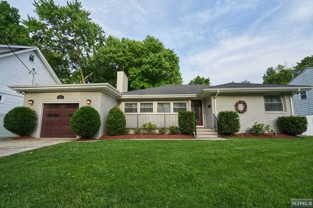 125 Green St, Englewood, NJ 07631