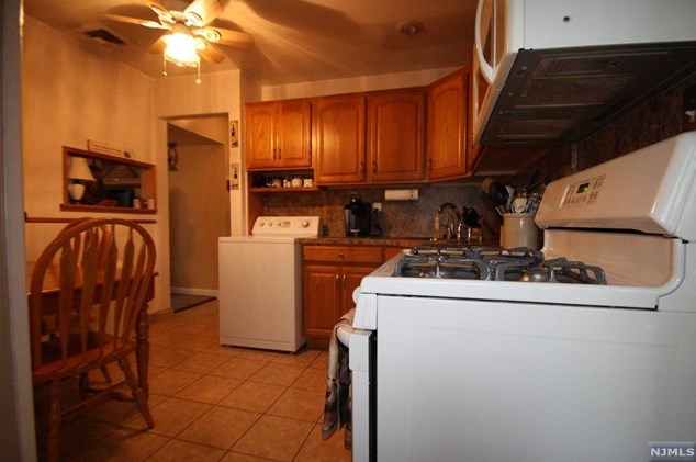 309 President St, Saddle Brook NJ  07663-6337 exterior