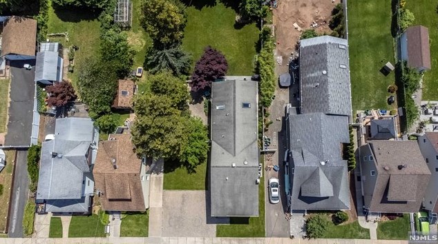 328 Travers Pl, Lyndhurst NJ  07071-2110 exterior