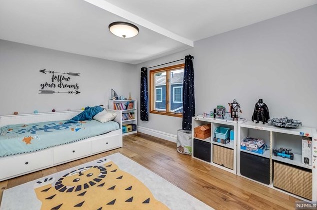 328 Travers Pl, Lyndhurst NJ  07071-2110 exterior