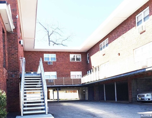 72 E Main St #4, Bogota, NJ 07603