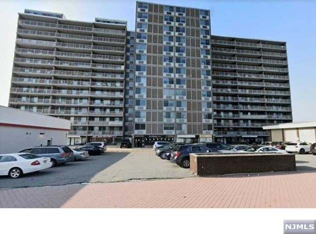 1350 15th St #8p, West Fort Lee, NJ 07024