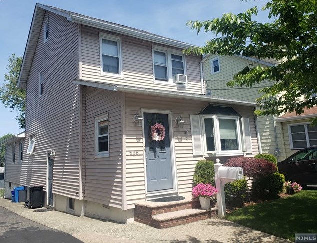 535 Summer Ave, Lyndhurst, NJ 07071