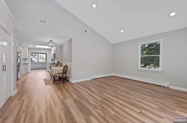 23 Schumacher Ave, Hillsdale NJ  07642-2407 exterior