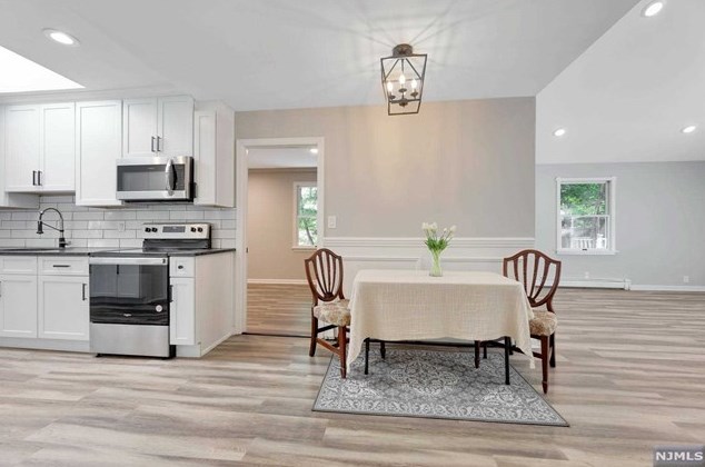 23 Schumacher Ave, Hillsdale NJ  07642-2407 exterior