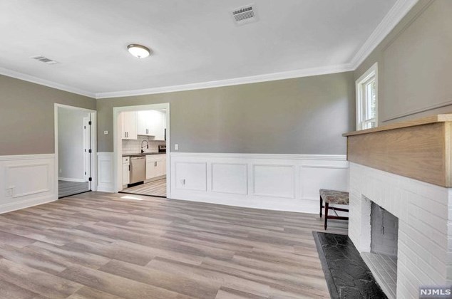 23 Schumacher Ave, Hillsdale NJ  07642-2407 exterior