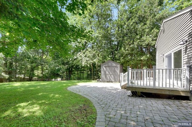 23 Schumacher Ave, Hillsdale, NJ 07642