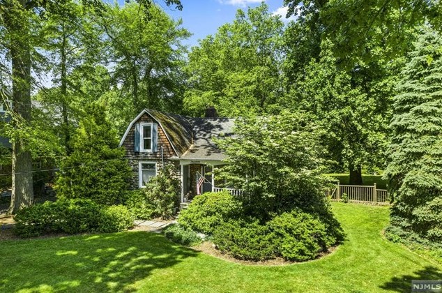 14 South 3rd St, Park Ridge, NJ 07656