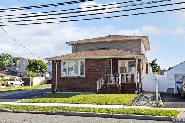 408 Lake Ave, Lyndhurst, NJ 07071-1119
