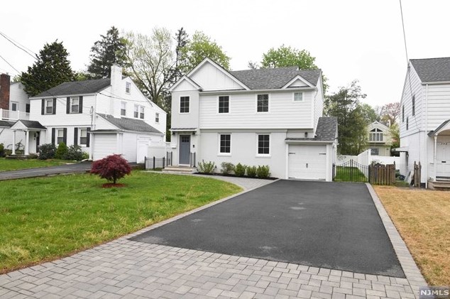 152 W Clinton Ave, Tenafly, NJ 07670