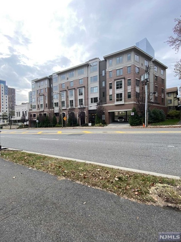 2001 Hudson Terrace #505, West Fort Lee, NJ 07024