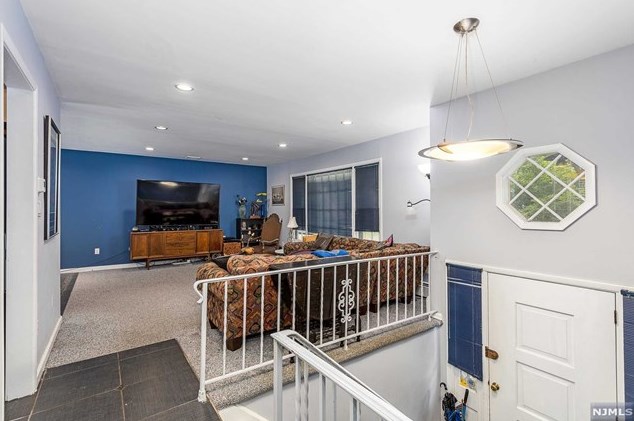 714 Sunderland Rd, Teaneck, NJ 07666