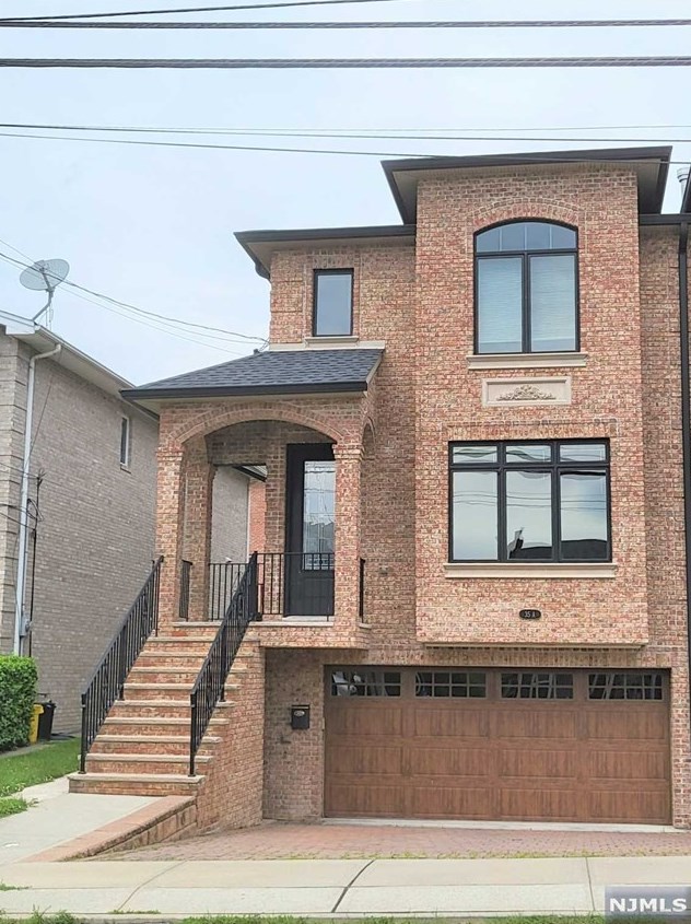 35 W Edsall Ave #a, Palisades Park, NJ 07650