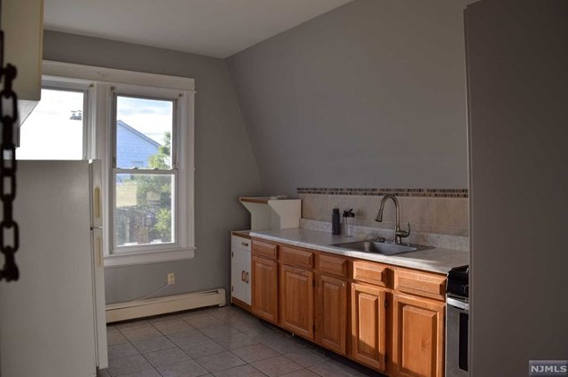 43 Union Pl, North Arlington, NJ 07031