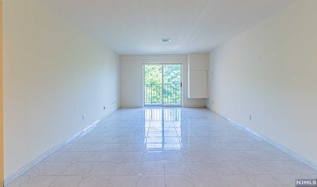 99 Teaneck Rd #212, Ridgefield Park, NJ 07660