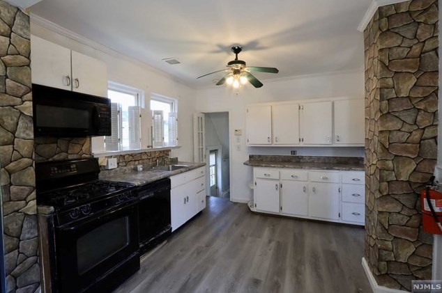 34 Franklin Ave, Bergenfield NJ 07621-1646 exterior