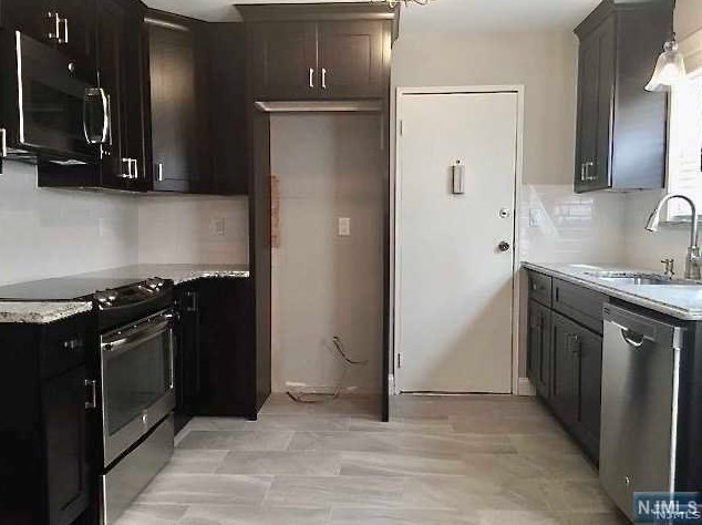 9 Rustic Cir Apt A, Montvale, NJ