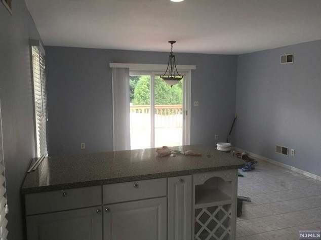 10 Orange Ave, Clifton NJ  07013-2923 exterior