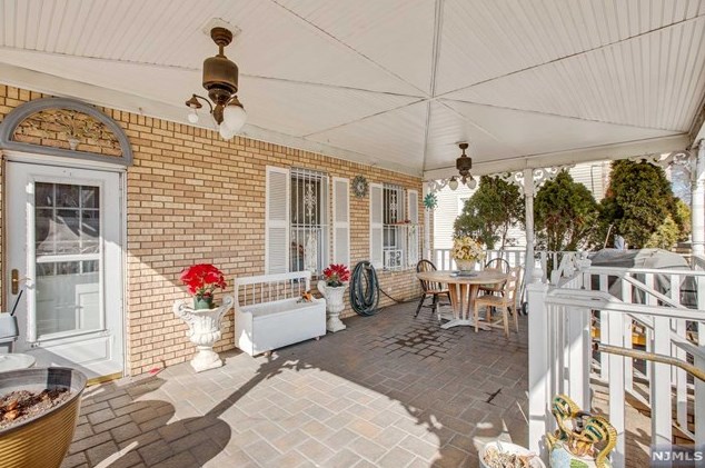 100 Gotthardt St, Newark NJ  07105-3103 exterior
