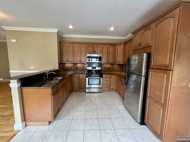 35 N Farview Ave #1, Paramus, NJ 07652