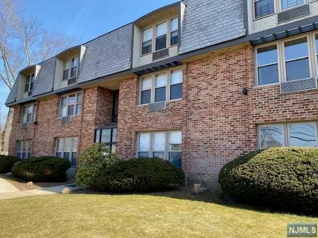 274 County Rd #3c, Tenafly, NJ 07670