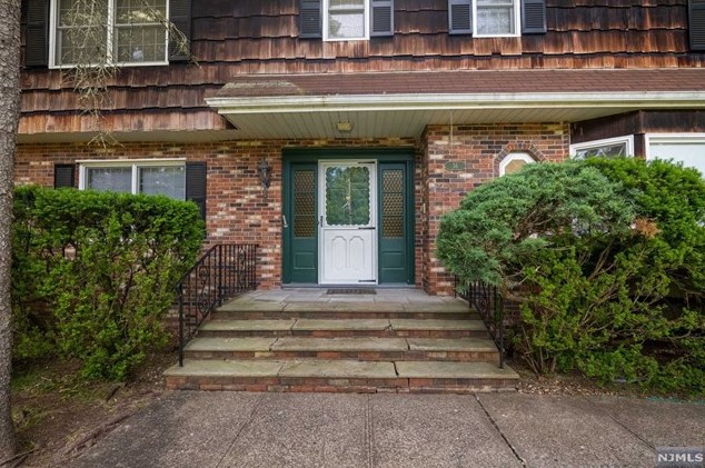 56 Woodland Rd, Westwood, NJ 07677