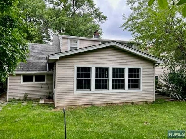368 Chestnut St, Ridgefield, NJ 07657
