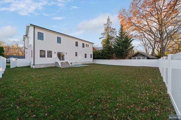 163 Valley Rd, River Edge, NJ 07661