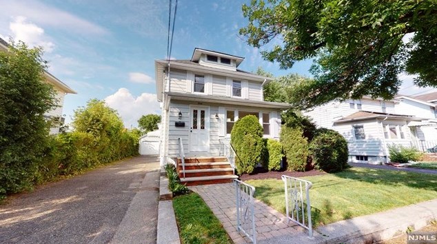 40 Chestnut St, Rochelle Park, NJ 07662