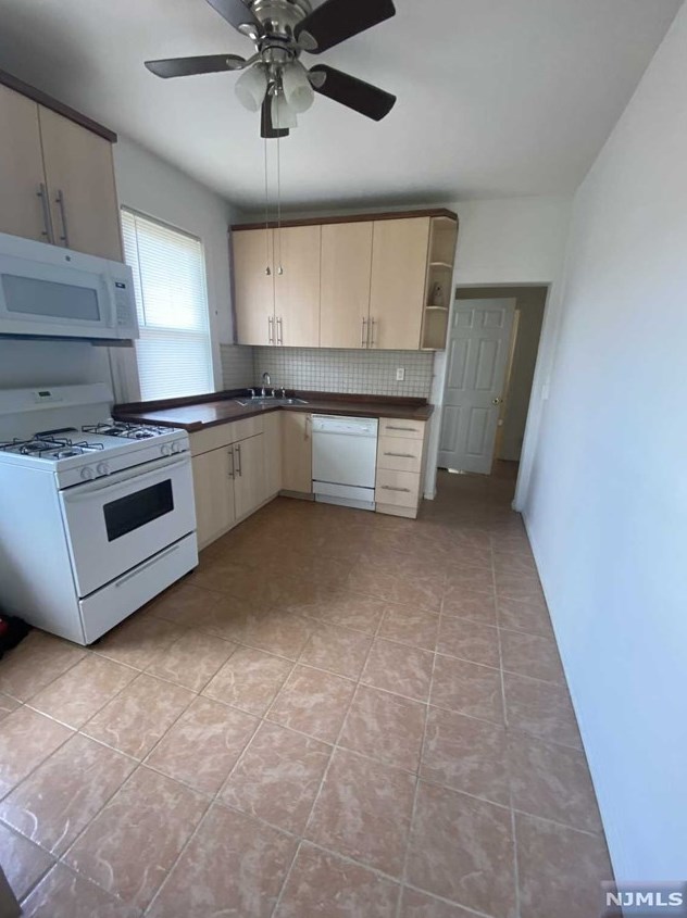 527 Fern Ave #2, Lyndhurst, NJ 07071