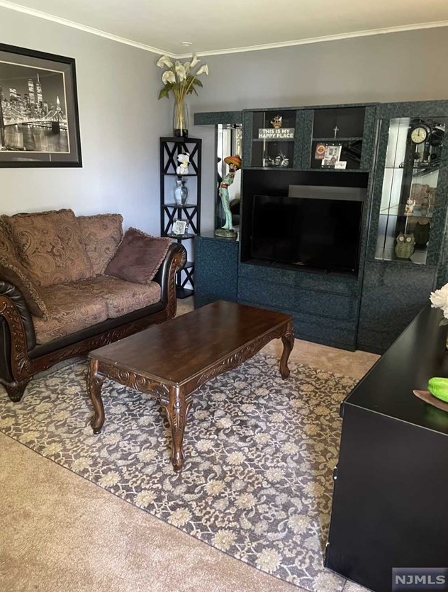 86 Avenue D, Lodi, NJ 07644-1904