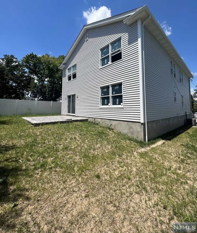 80 Catherine Ave, Saddle Brook, NJ 07663-5436