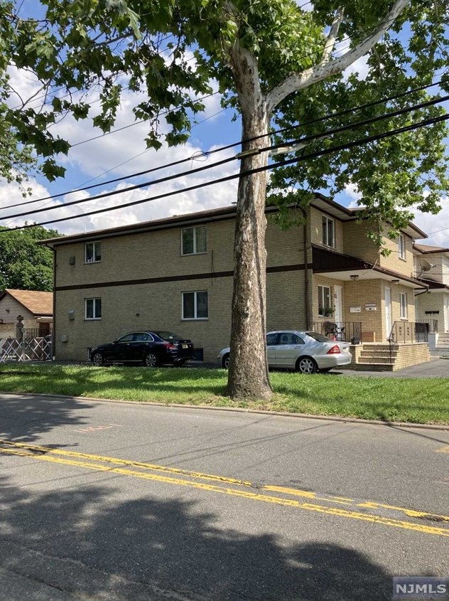 1 Veterans Pl, Elmwood Park, NJ 07407