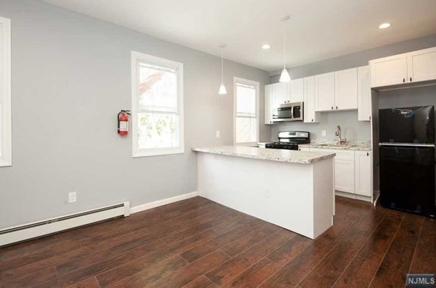 705 8th St #3, Union City, NJ 07087