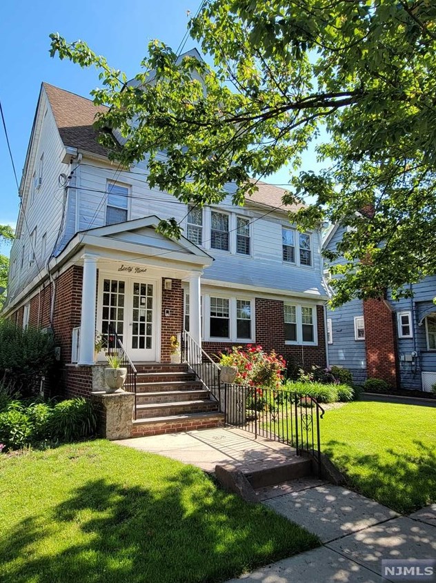 69 Hillcrest Rd, Maplewood, NJ 07040