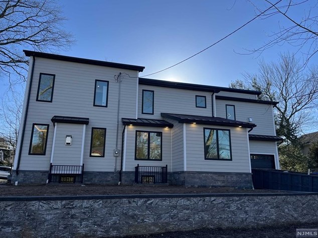 40 Elm St, Tenafly, NJ 07670