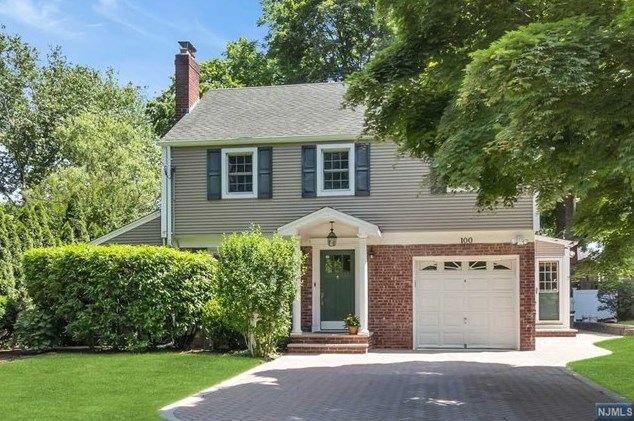 100 Waldron Ave, Ridgewood, NJ 07452