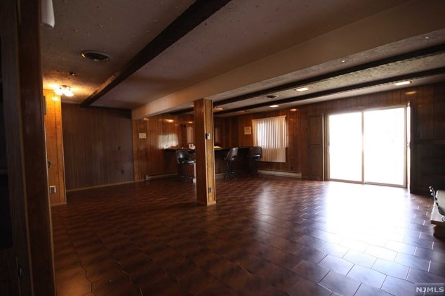 629 New Jersey Ave, Lyndhurst NJ  07071-2020 exterior